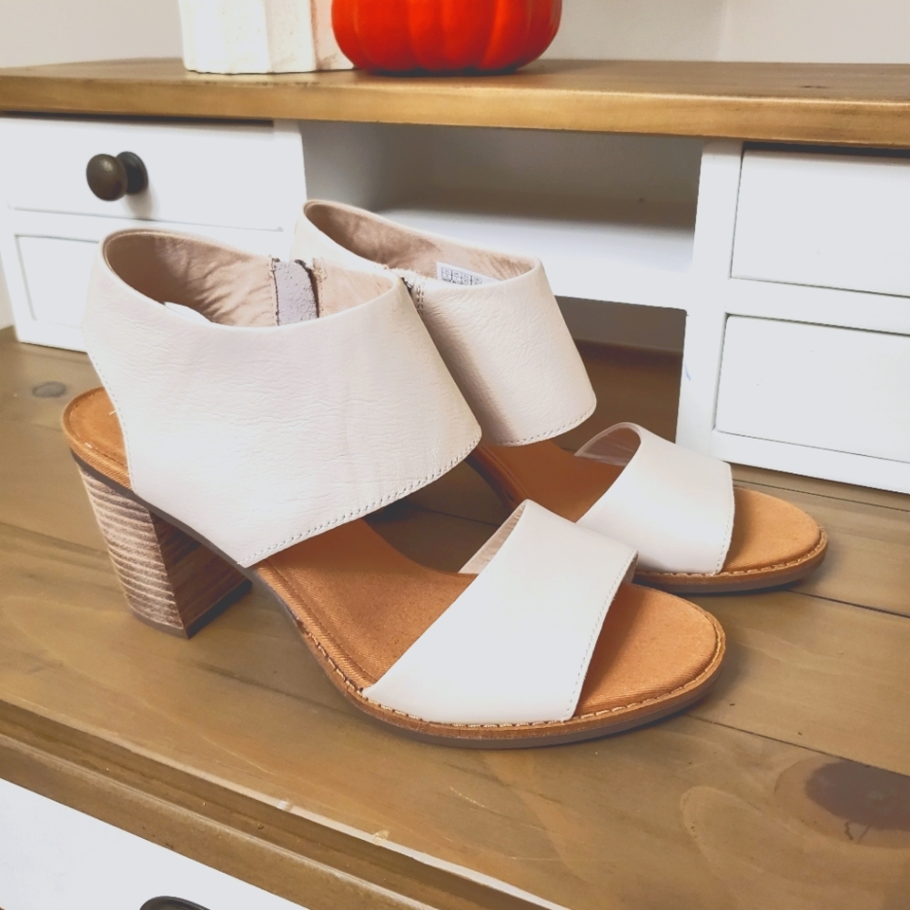TOMS Majorca Cutout Sandal